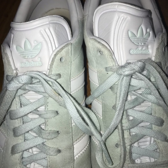 Sneakers - Picture 5 of 5